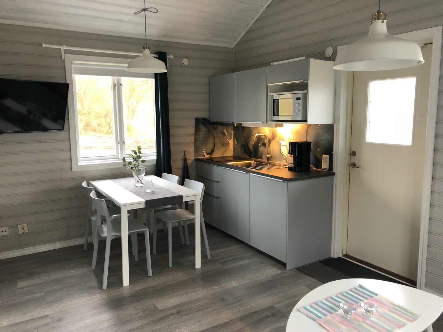 Ferienhaus (4+2 Betten, WC/Dusche)