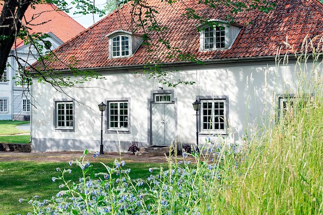 Boka Outdoor hiking på Västanå Slott