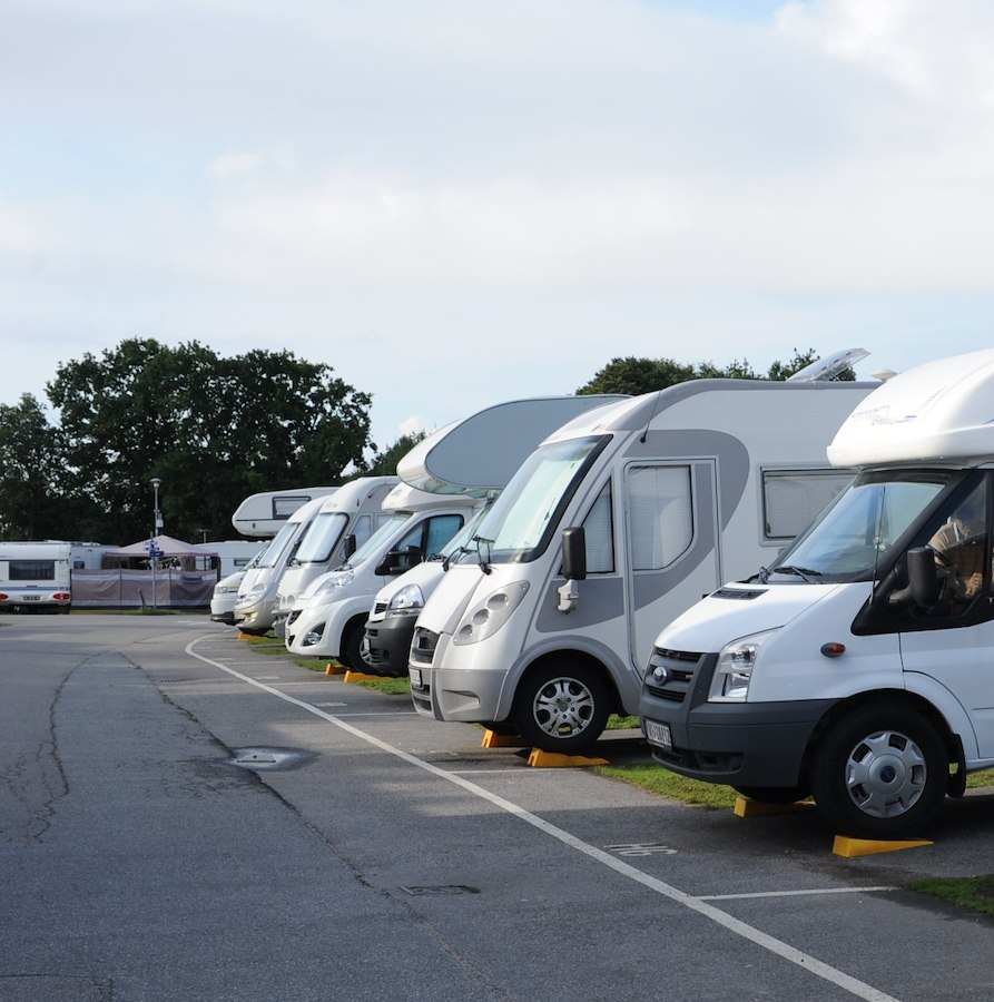 Motorhome pitch including electricity - max 7 meters (Asphalt)