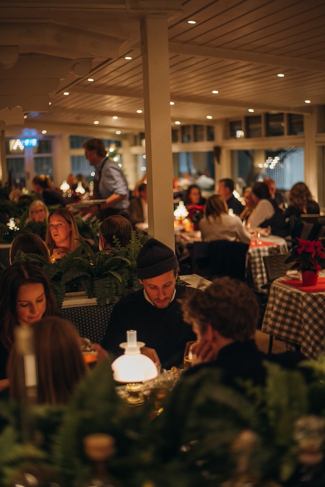 Ytterligare bild 3/14 av JULEN PÅ KURHOTELLET
