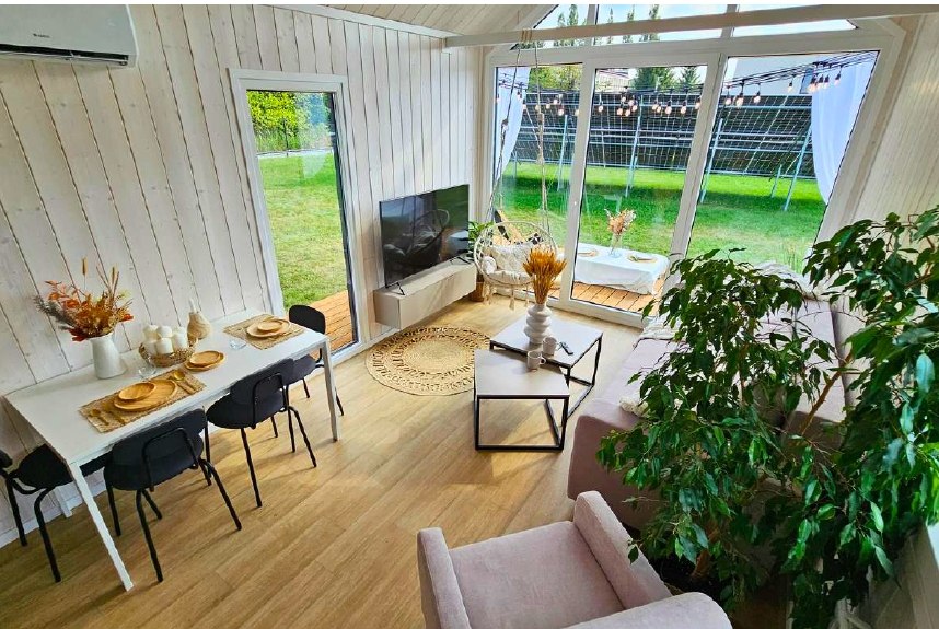 Deluxe cottage (4+2 beds, WC/Shower) 