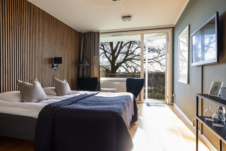 Double room with view of the river or garden 