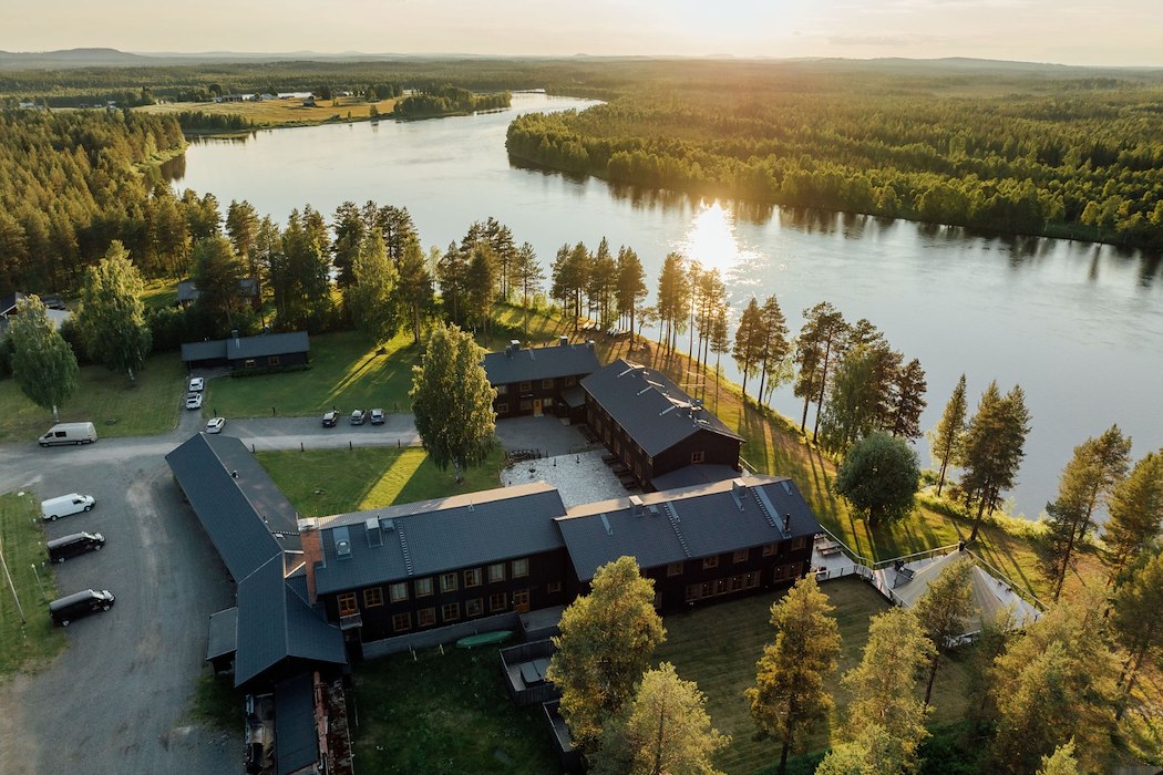 Arctic River Lodge
