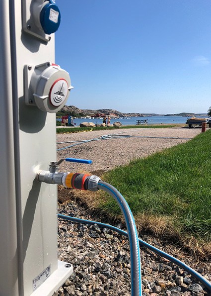 Mobile home pitch w. electricity, water, sewage and TV. Max length 6 m