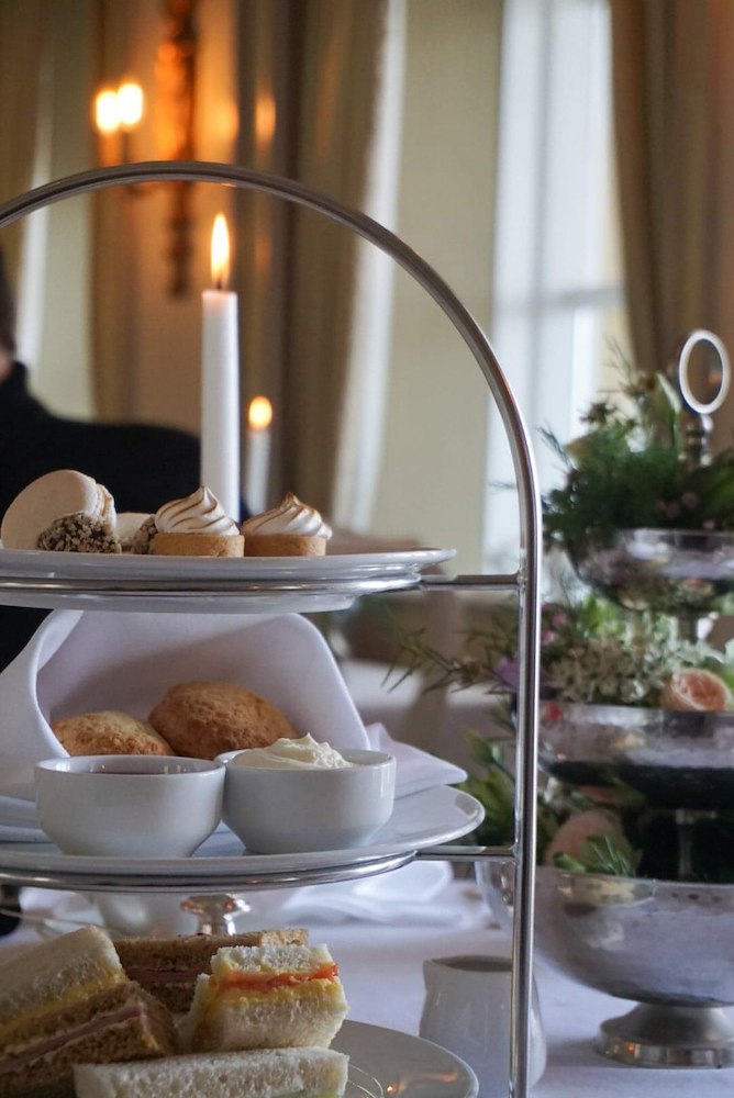 Image of Afternoon tea at Hotell Refsnes Gods
