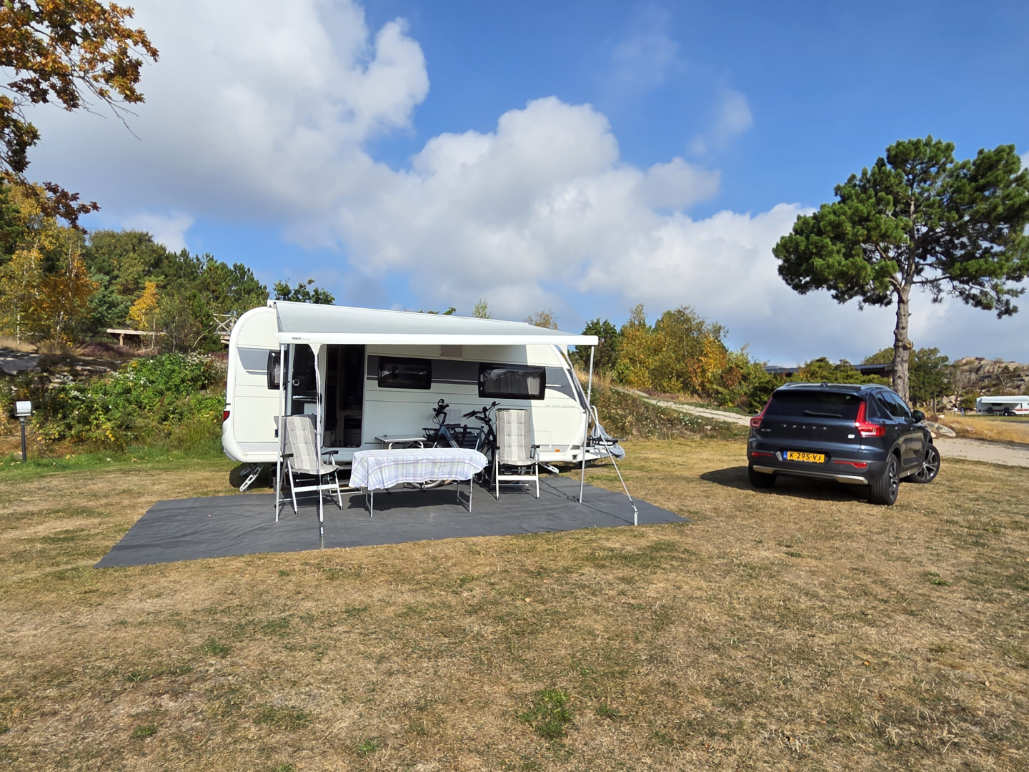 Camping Stellplatz Wohnwagen/Wohnmobil mit Strom. Area Ängen Nr. 31-80