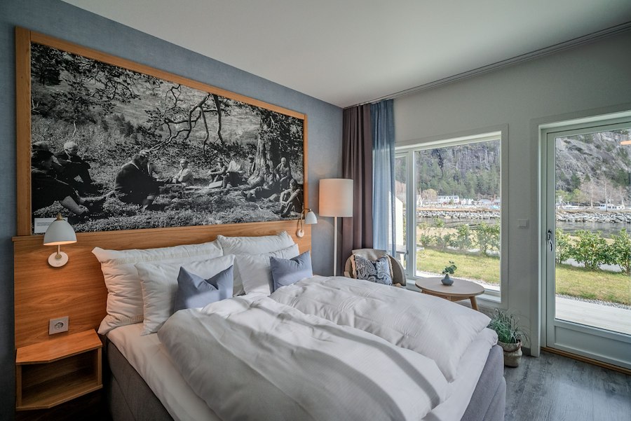 Standard Room with Mountain View