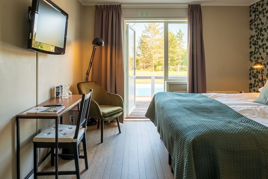 Deluxe Hotel Room with Pool by the Golf Course