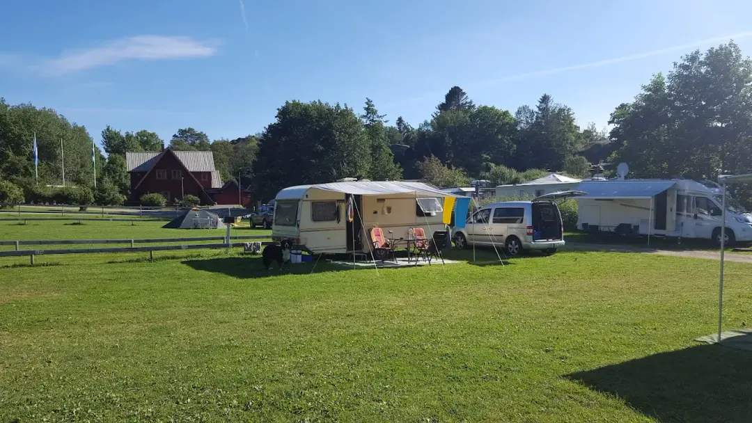 Camping Stellplatz für Wohnwagen/Wohnmobil/Zelt inkl. Strom Max 6 m