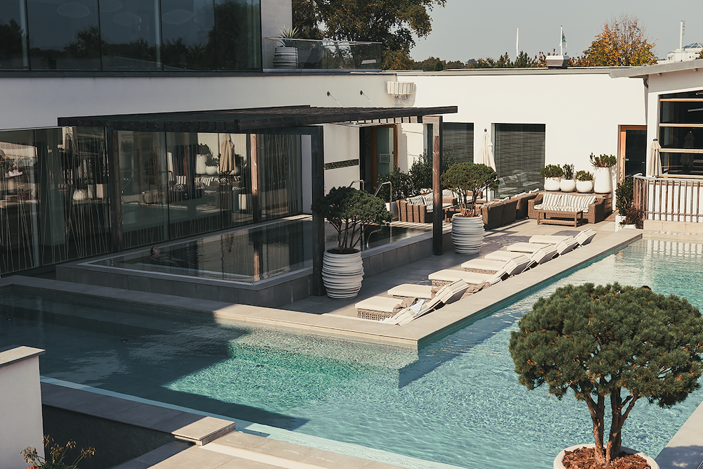Image of Pool Club Daypass