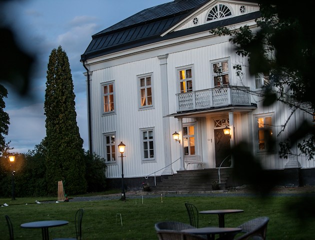 Boka Countryside Break på Wallby Säteri Country Resort AB