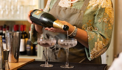 Boka Friherrinnans Flärdfulla