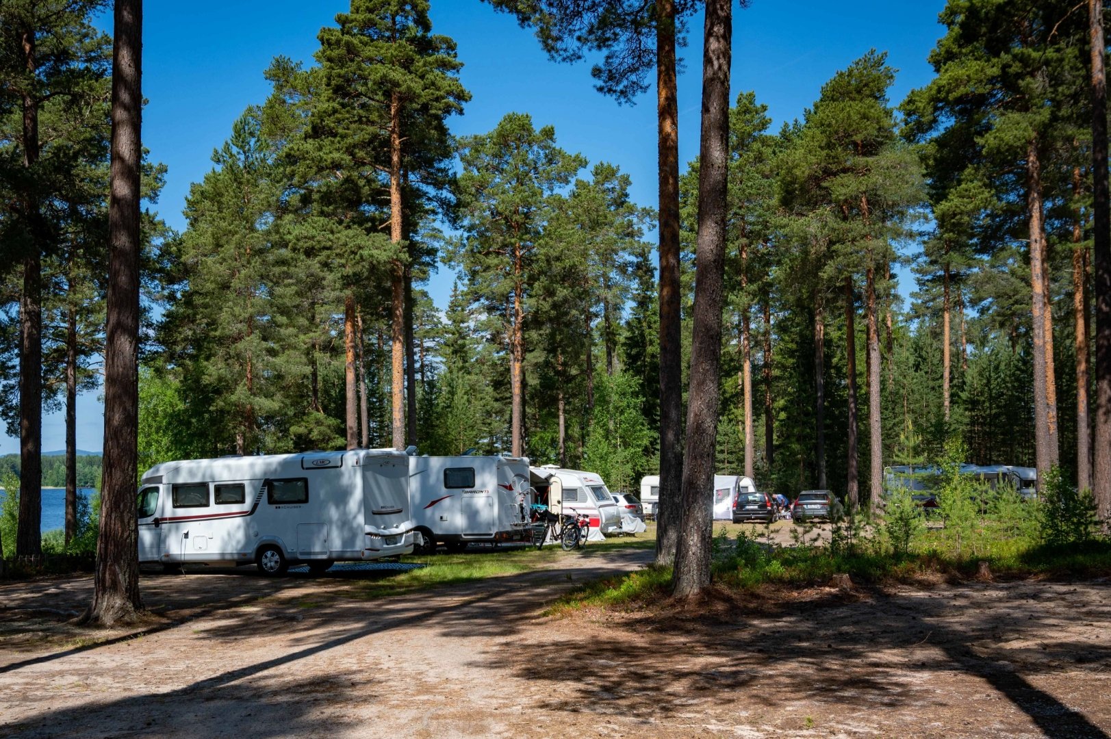 Camping Stellplatz Wohnwagen/Wohnmobil mit Strom