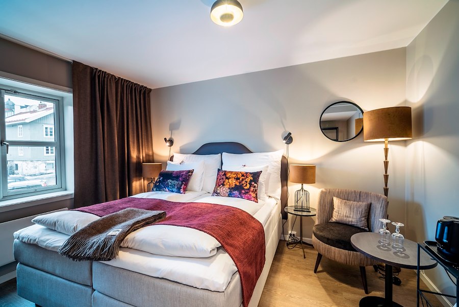 Single room with double bed