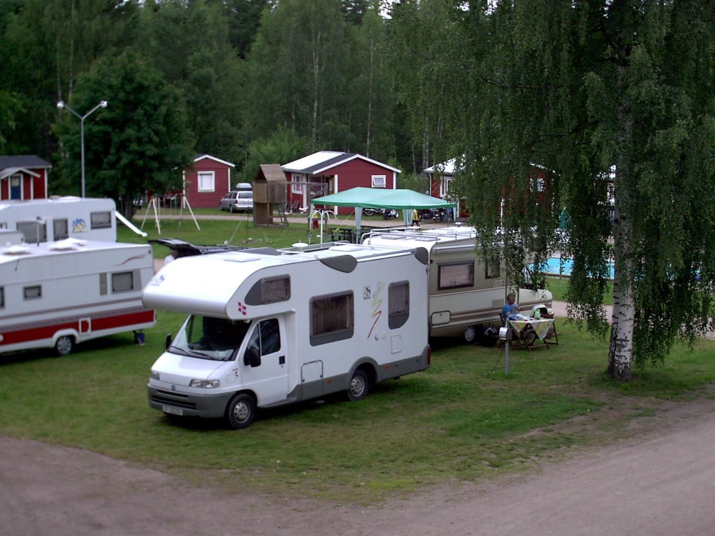 Camping Stellplatze Wohnwagen/Wohnmobil mit Strom