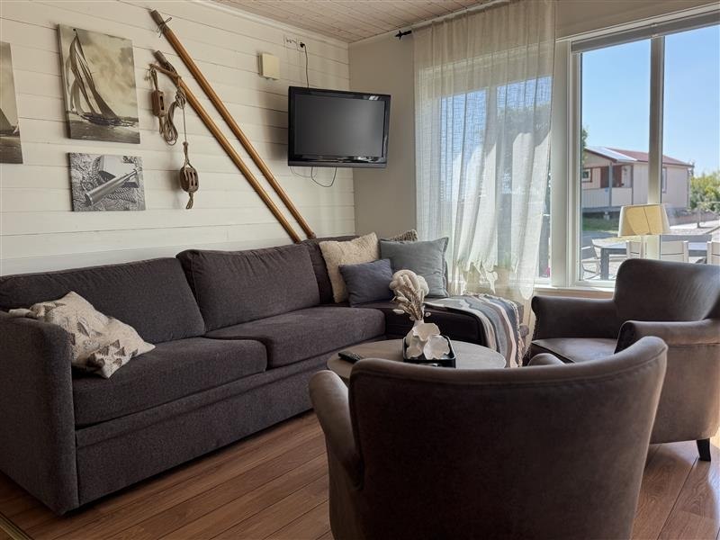 Kaptenstugan cottage (sleeps 6, WC/shower) 