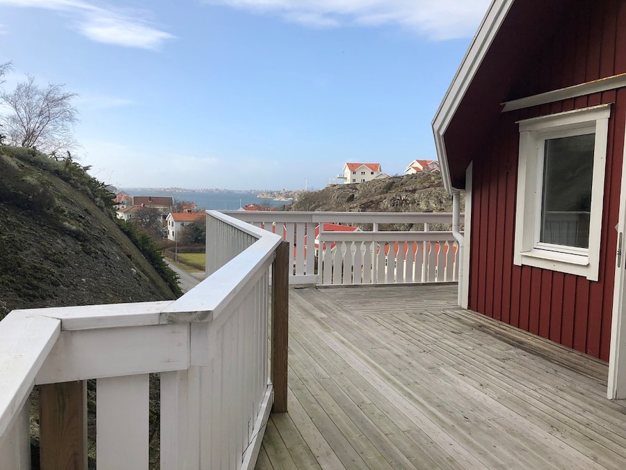 Lägenhet med 5 bäddar (varav två på loft) med havsutsikt (självhushåll)