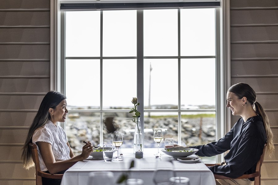 Sommer på Finnøy Bryggehotell