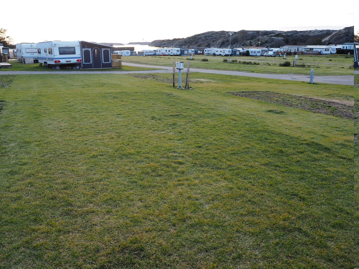 Stellplatz XL mit Strom-, Wasser- und Abwasseranschluss 