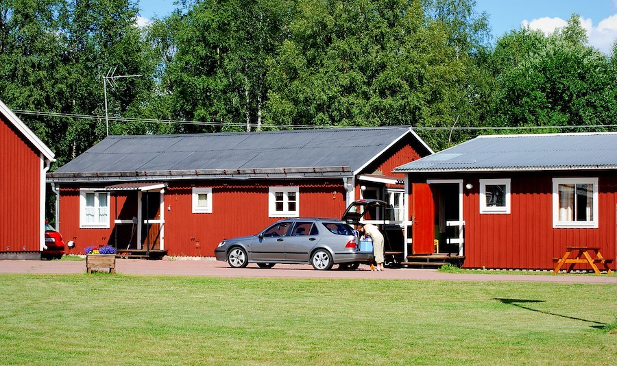 Cottage 1 (4+2 beds, WC/shower)