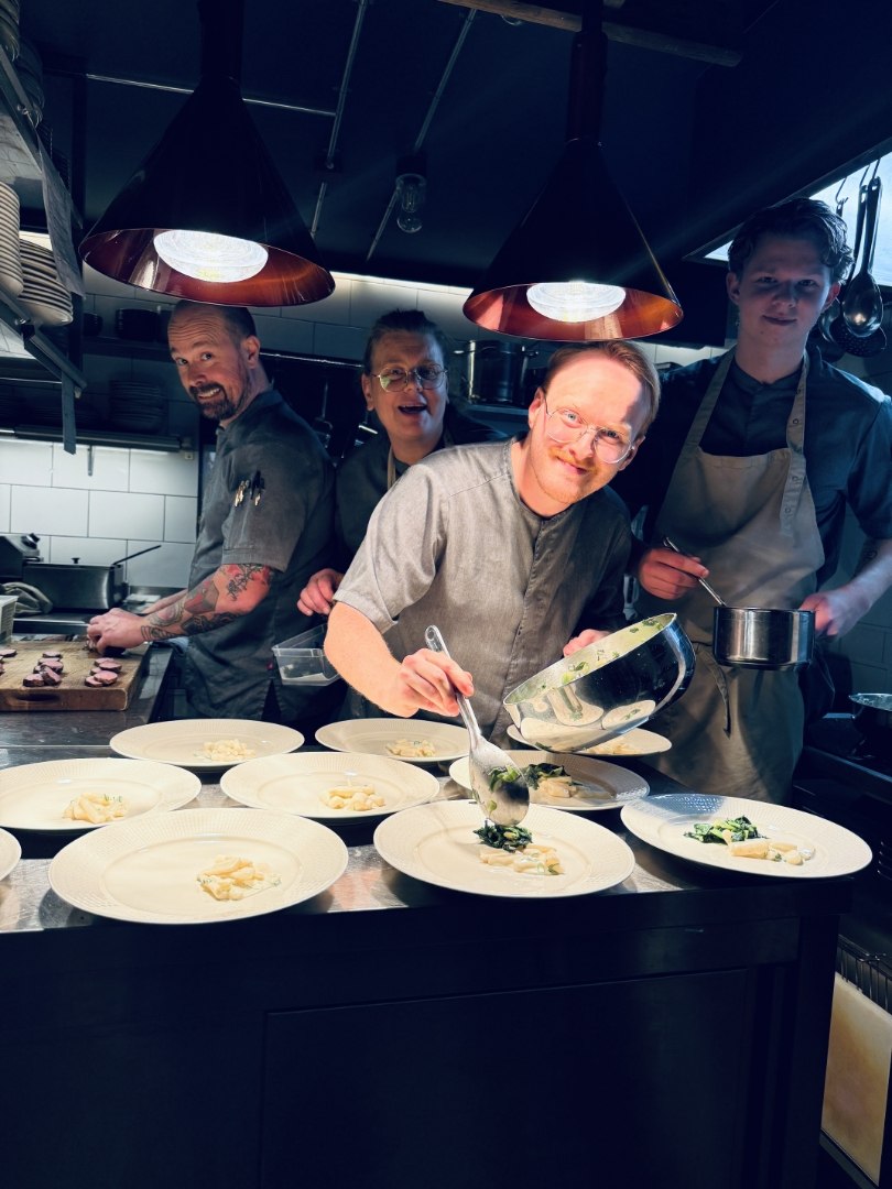 Book a table – Dinner + the Sund Nergården Bus