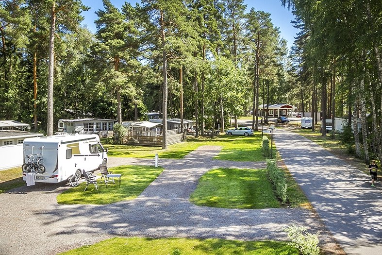 Motorhome pitch with electricity & water, max 9m