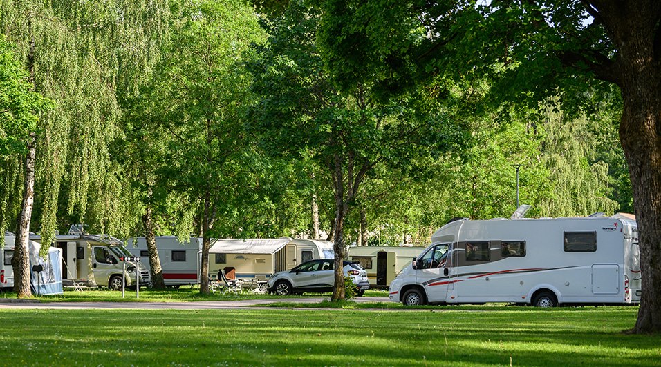 Camping Stellplatz Wohnwagen/Wohnmobil/Zelt mit Strom