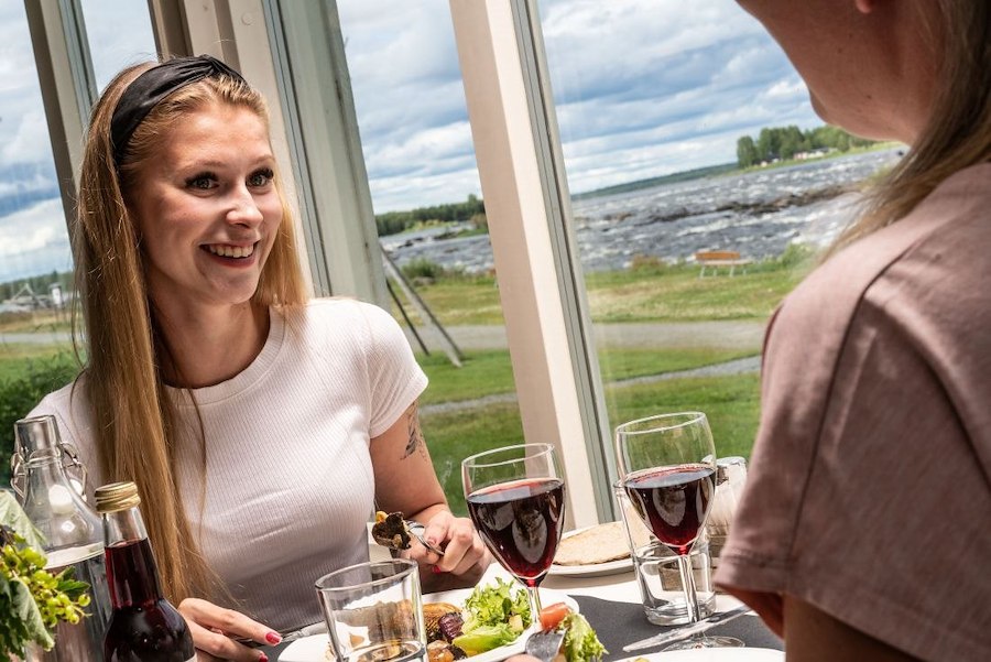 2-ruokalajin illallinen