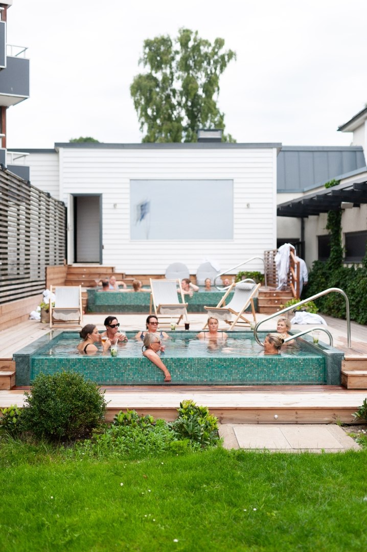Image of Pool Club Entré