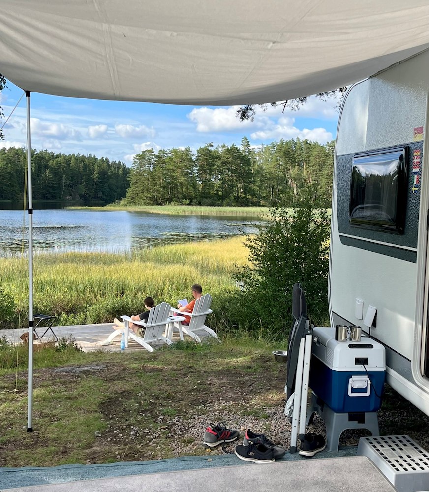 Ytterligare bild 2/4 av Campingtomt husvagn/husbil inkl el - Sjöläge deluxe