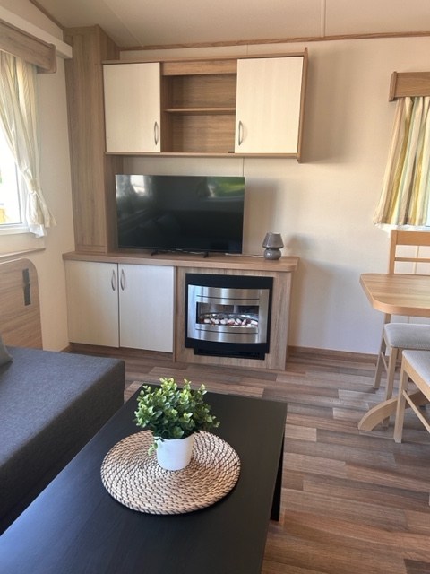 Ytterligare bild 3/9 av Villavagn Nr 402 (4 bäddar, WC/Dusch)