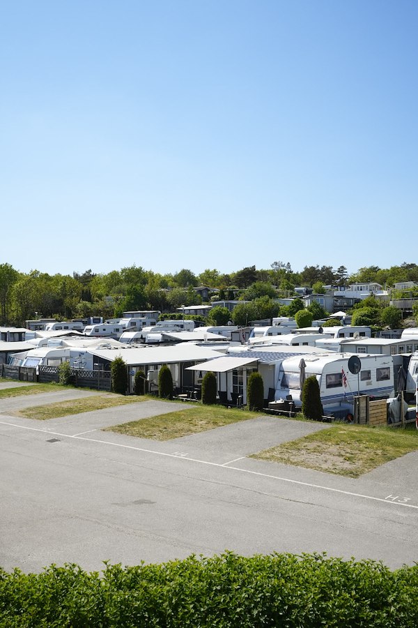 Motorhome pitch including electricity - max 6 meters (Asphalt)