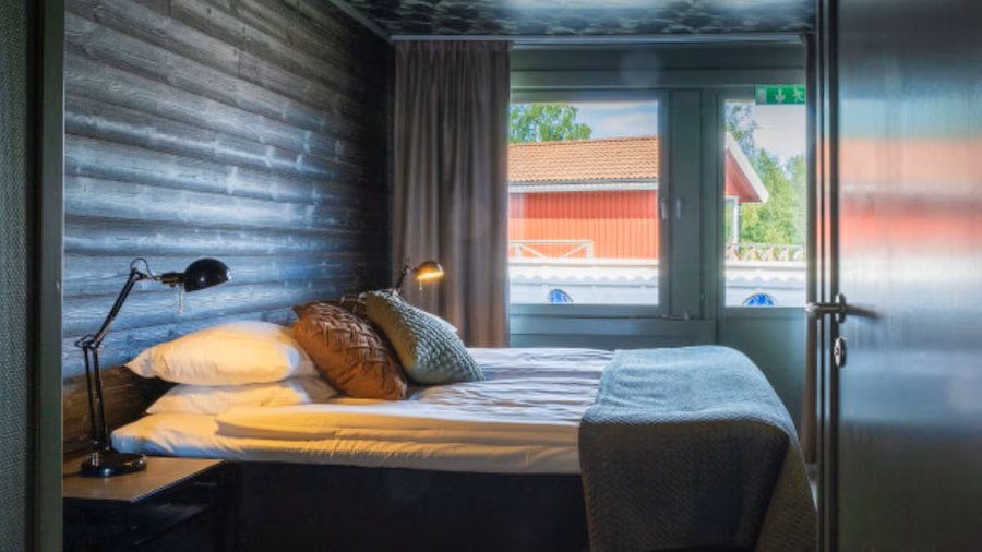 Standard Hotel Room with Pool by the Golf Course