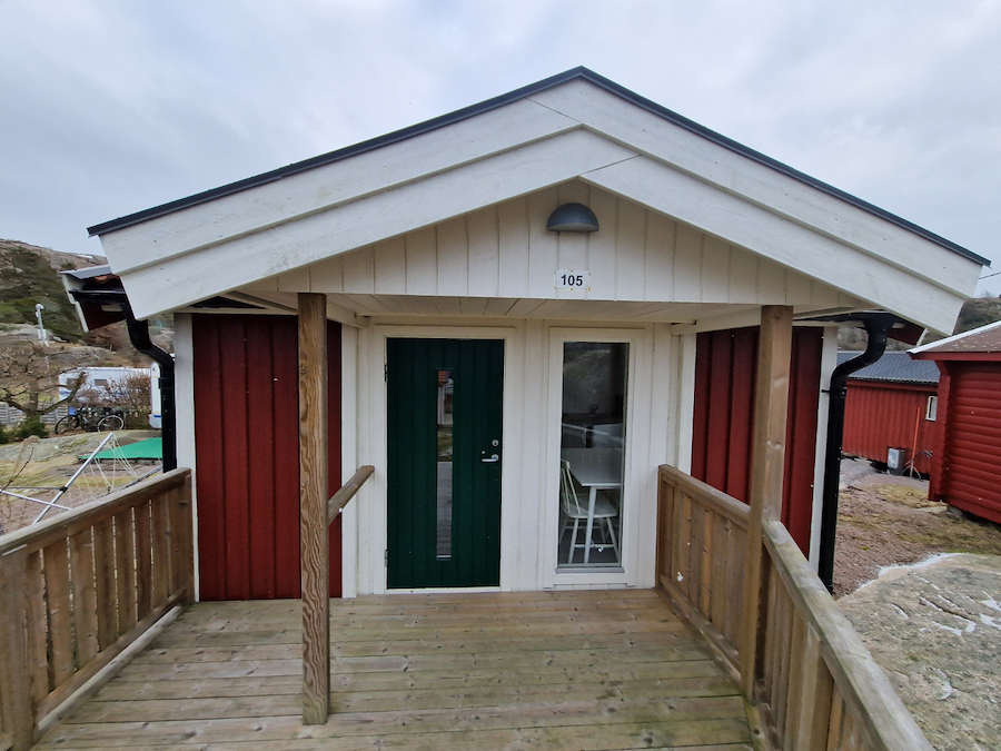 Cottage No. 105 (4 beds, no WC/Shower)