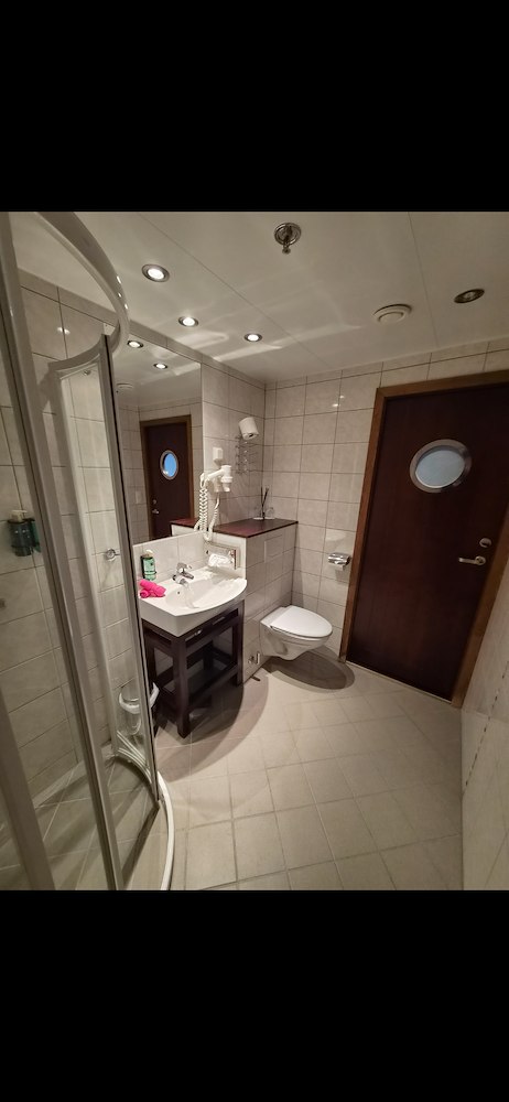 Excutive Suite 306