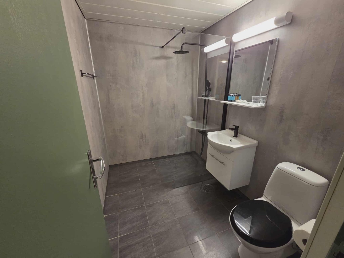 Lyngenfjord Hotel image 2