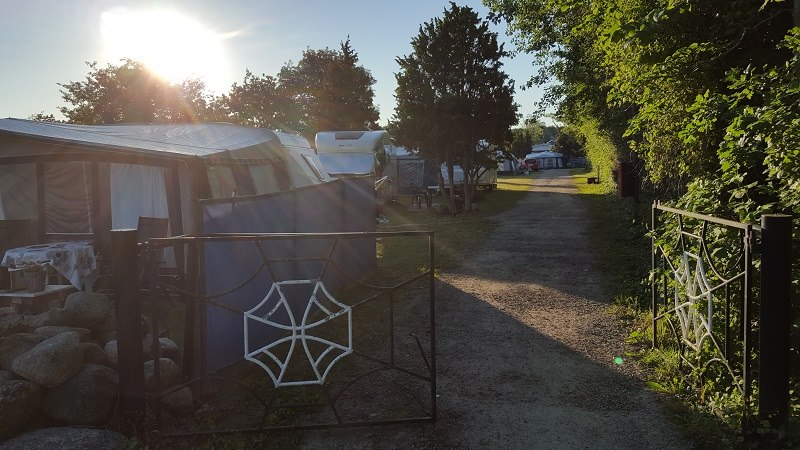 Camping Stellplatz Wohnwagen/Wohnmobil/Zelt mit Strom