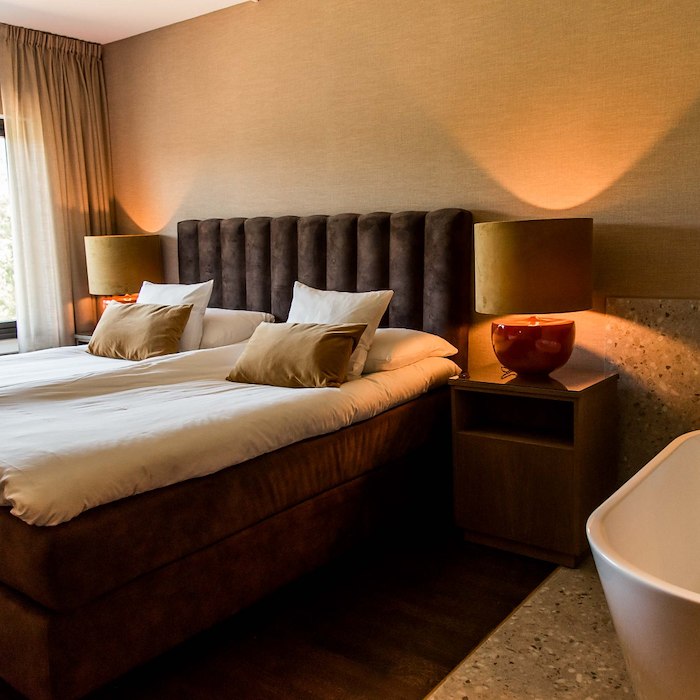 Deluxe Double Bathtub