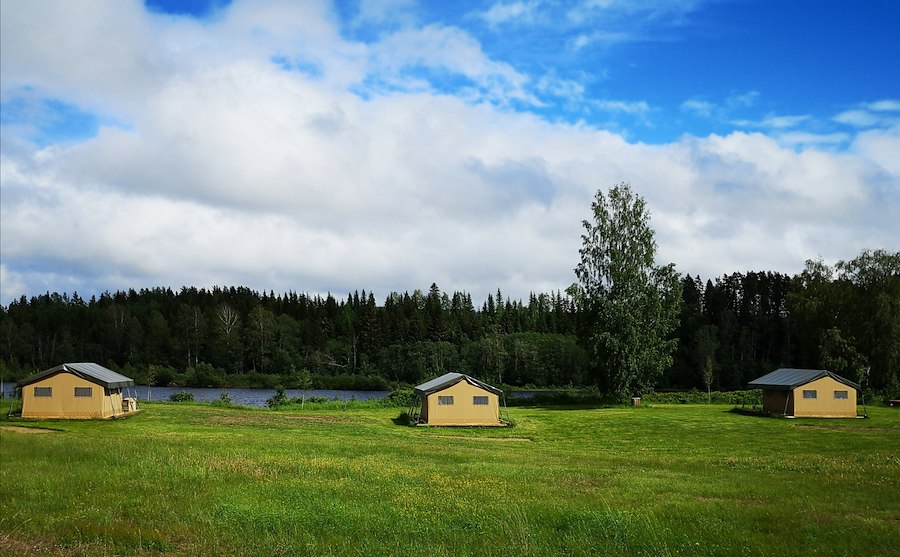 Safari tent