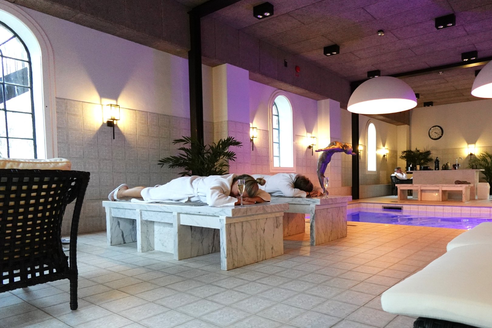 Image of DAY SPA // LATE SPA