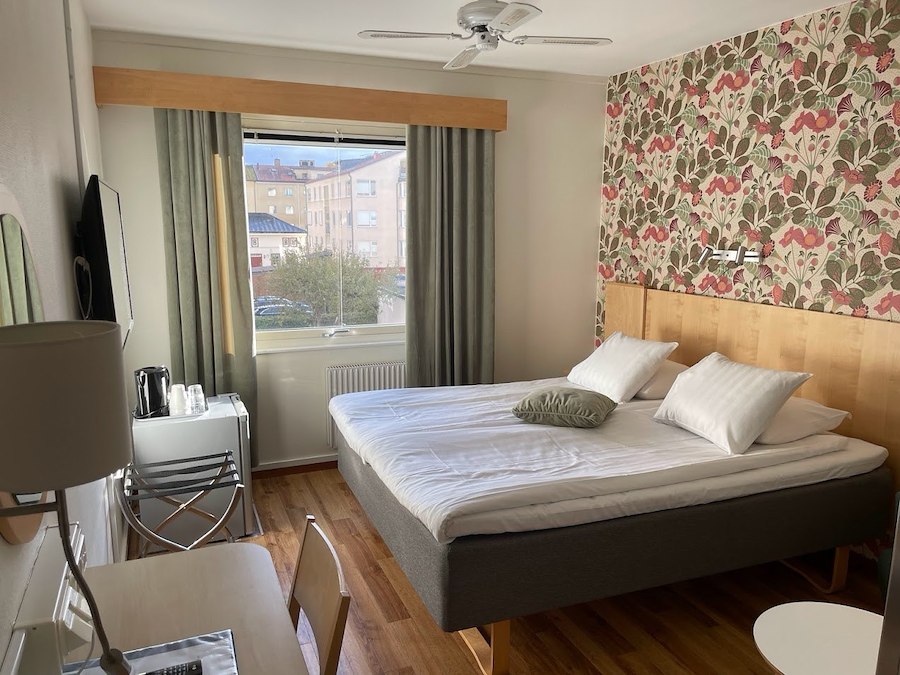 Standard single room