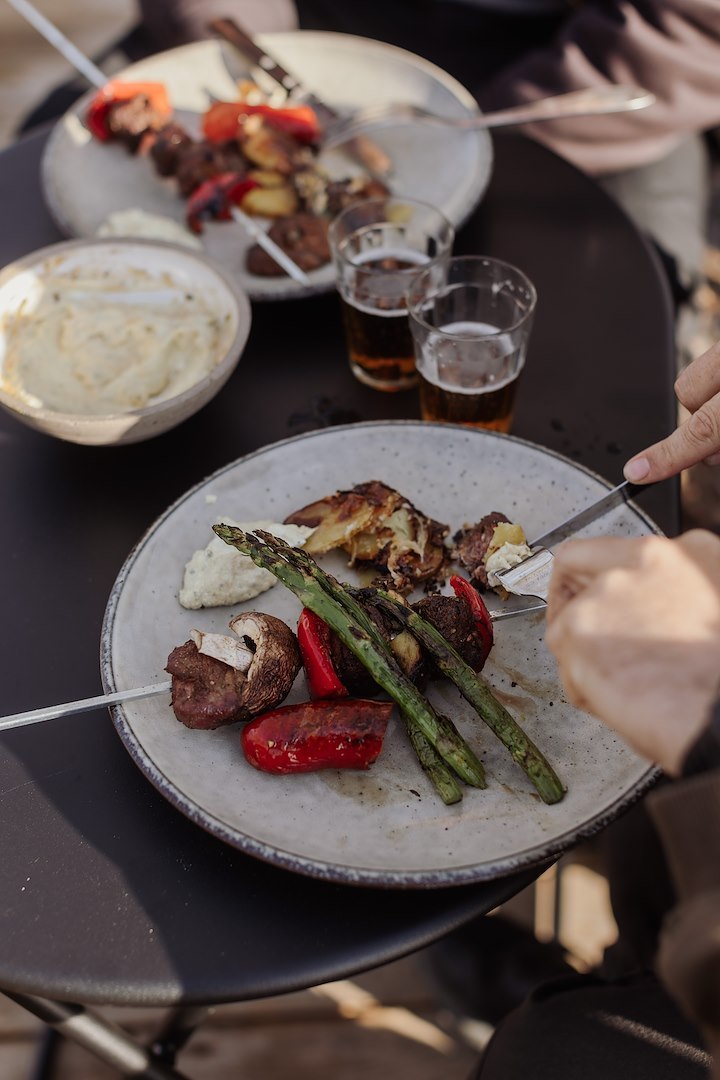 Image of Grillspett på dovhjort, paprika, lök och svamp