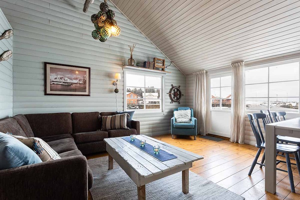 Additional image 16/20 of Type 04 - Waterfront Superior Two-Bedroom Apartment