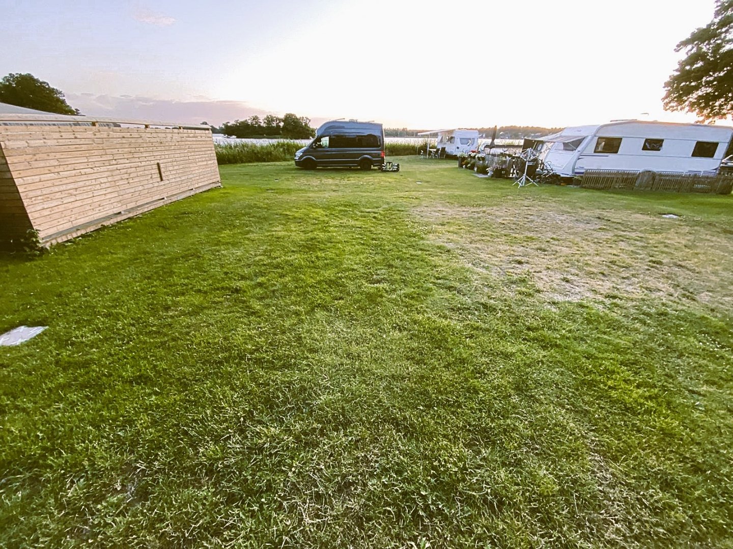 Camping Stellplatz für Wohnwagen/Wohnmobil mit Strom, 100 qm