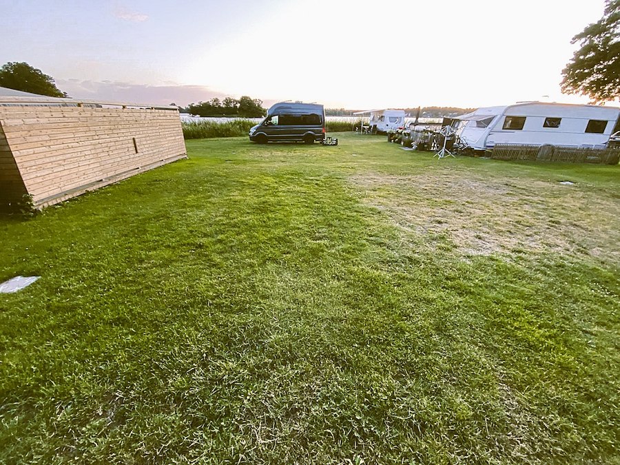 Camping pitch for caravan/motorhome with electricity, 100 sqm