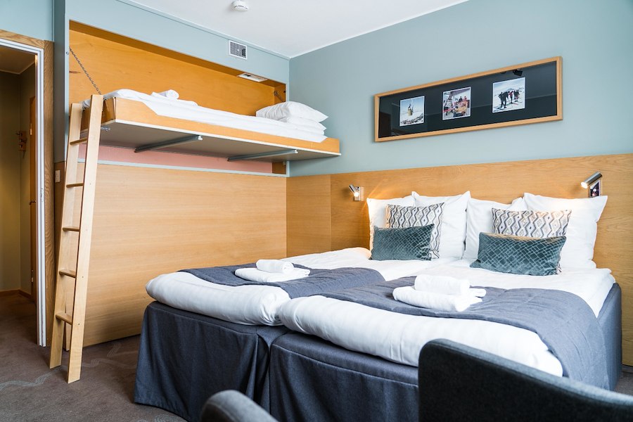 DUBBELRUM TRE BÄDDAR - HOTELL RIKSGRÄNSEN