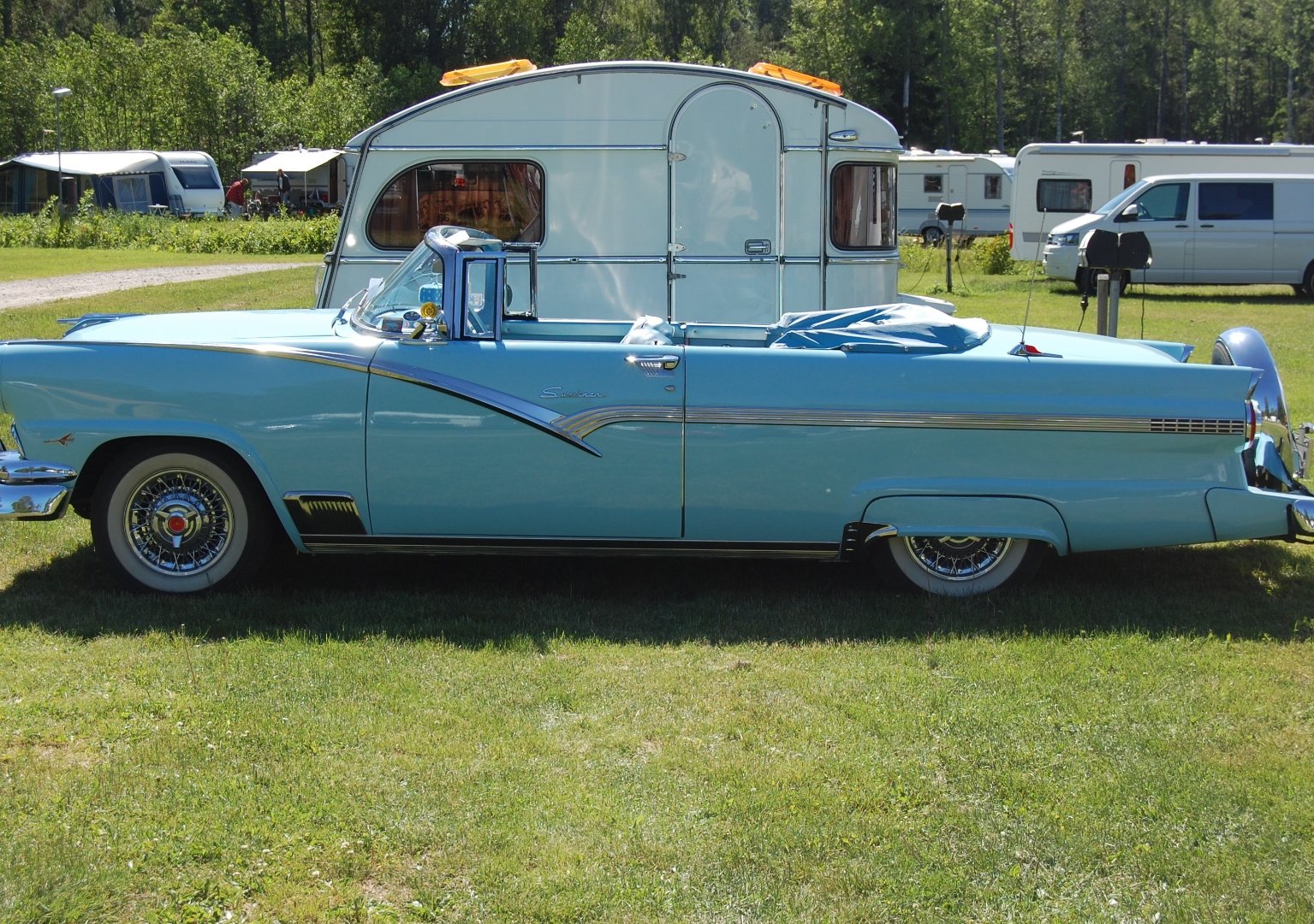 Camping Stellplatz Wohnwagen/Wohnmobil mit Strom/Wasser