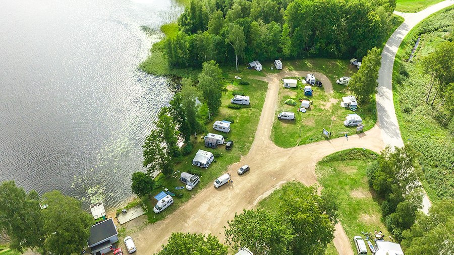 Lakeside camping pitch for caravan/motorhome/tent incl. electricity