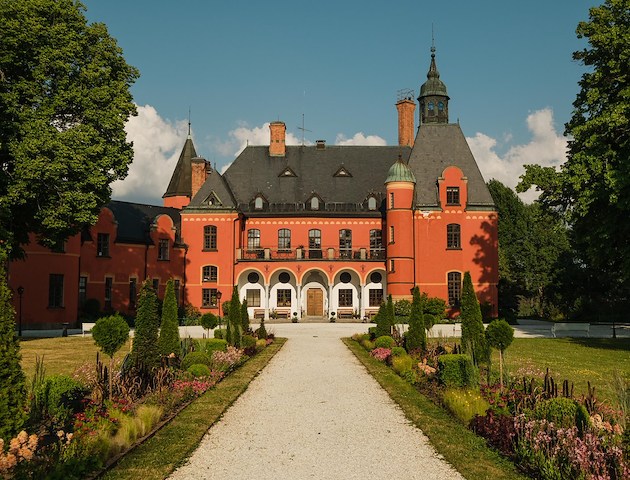 Boka A CLASSIC STAYCATION på Lejondals Slott