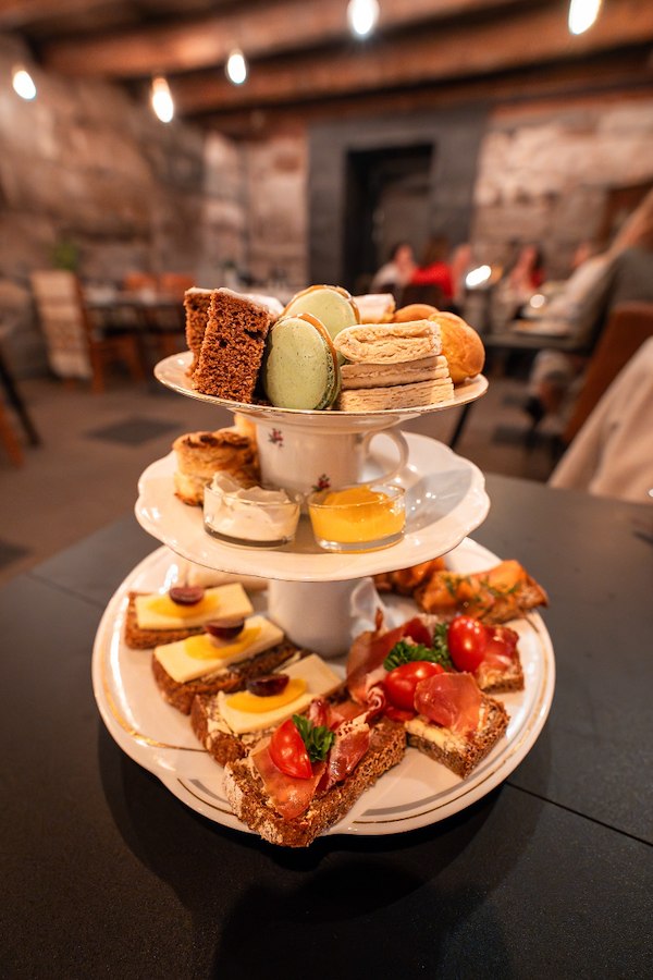 Afternoon tea - i nordisk drakt 14 Mars